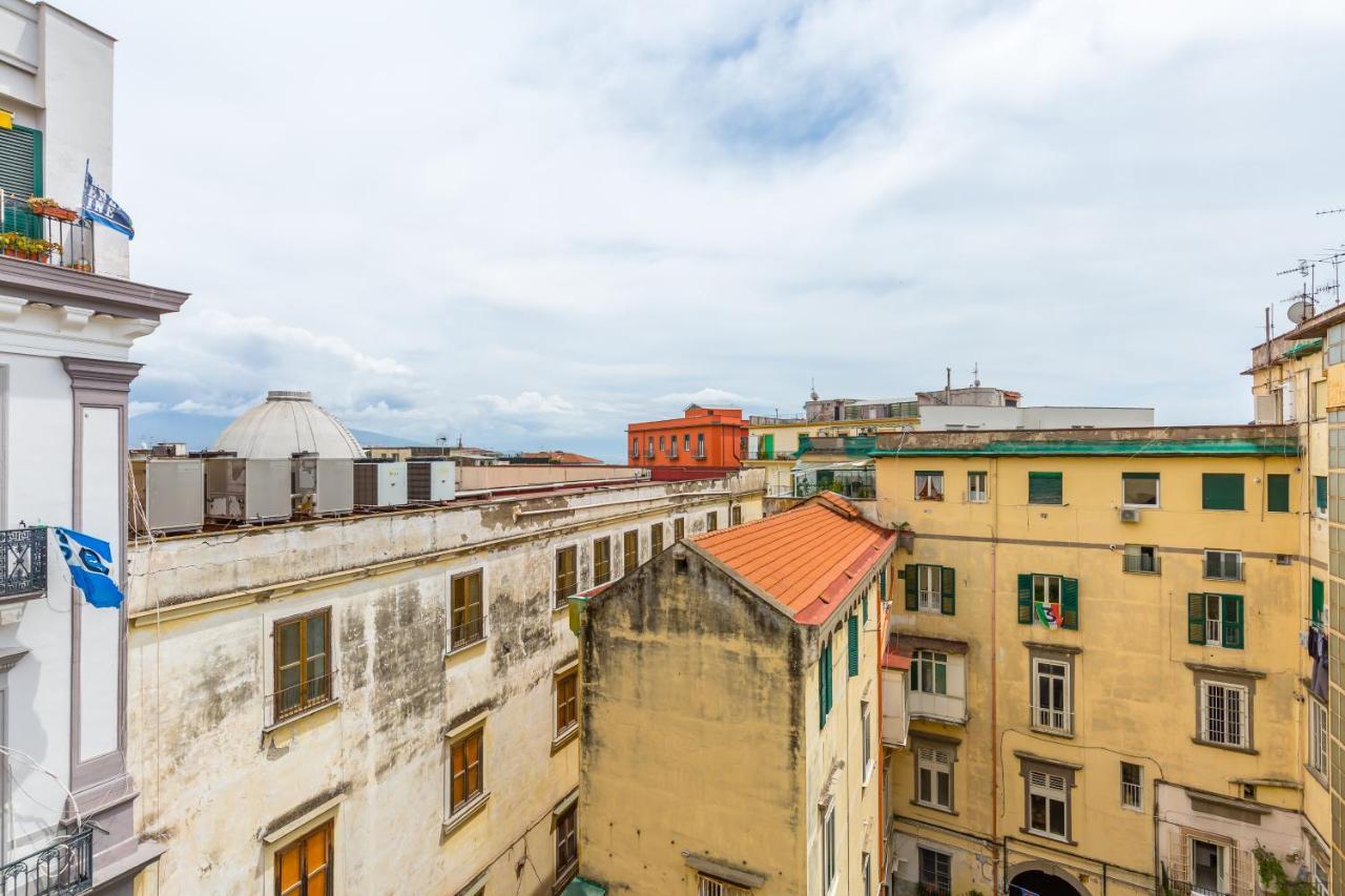 Appartamento Jude'S Roof At Chiaia Napoli Esterno foto